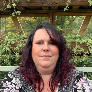 Meet your Posher, Dee dee